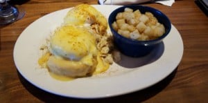 hash-kitchen-lump-crab-benedict