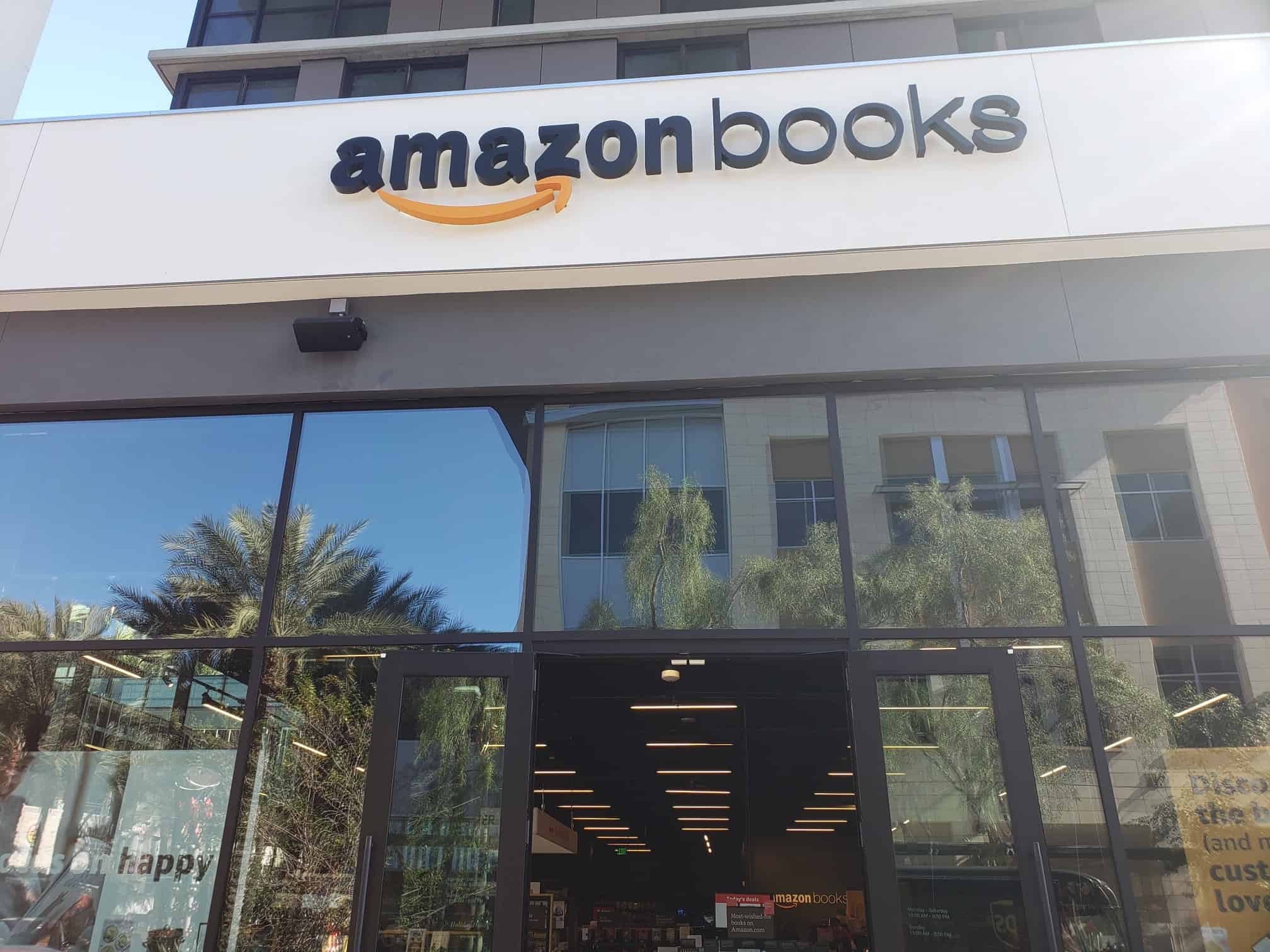 Where to Shop in Scottsdale The Amazon Books Store